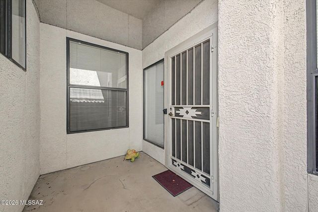 63752 E Holiday Drive, Tucson, AZ 85739