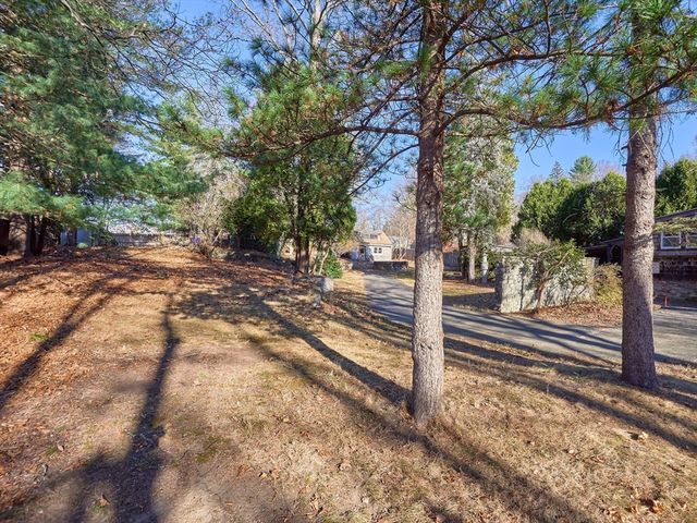 25 Stoneham Rd, Worcester, MA 01604