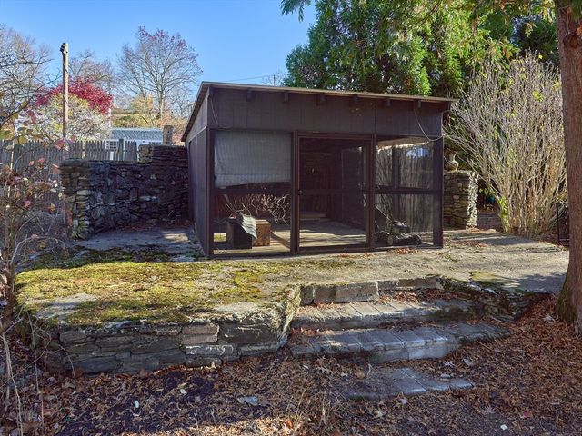 25 Stoneham Rd, Worcester, MA 01604