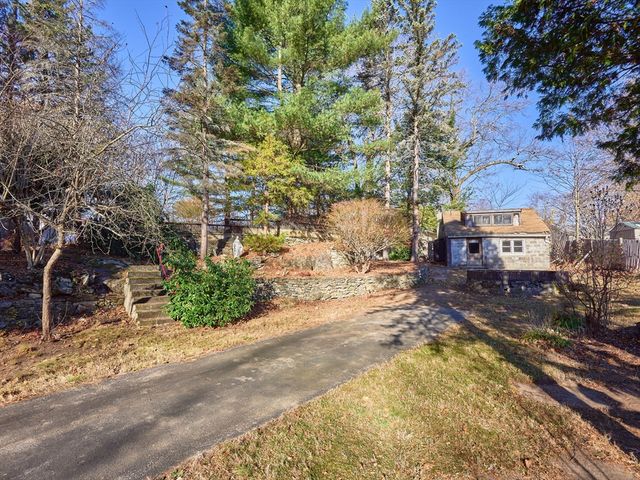25 Stoneham Rd, Worcester, MA 01604