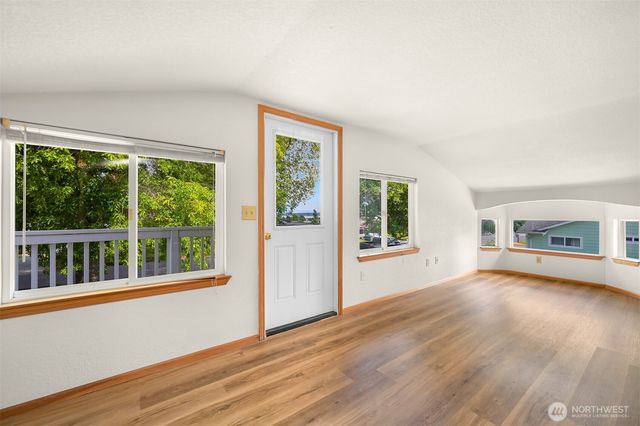 8141 Comox Road W, Blaine, WA 98230