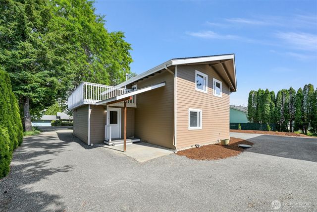 8141 Comox Road W, Blaine, WA 98230