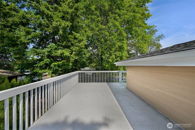 8141 Comox Road W, Blaine, WA 98230
