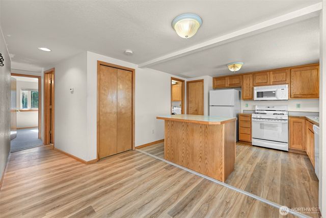 8141 Comox Road W, Blaine, WA 98230