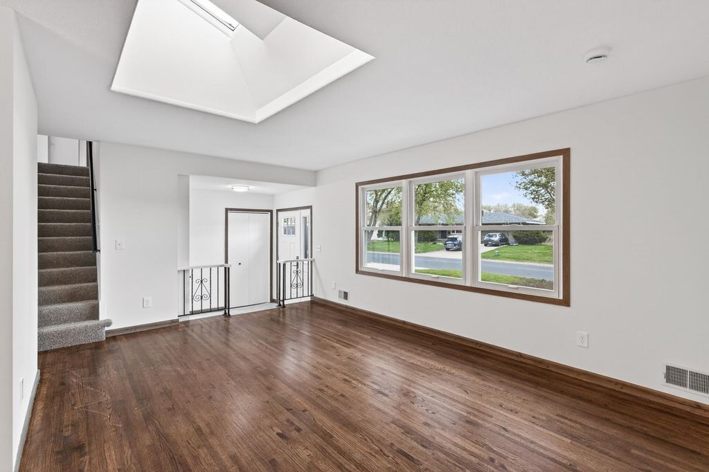 9225 Northwood Parkway, New Hope, MN 55427 — photo 3