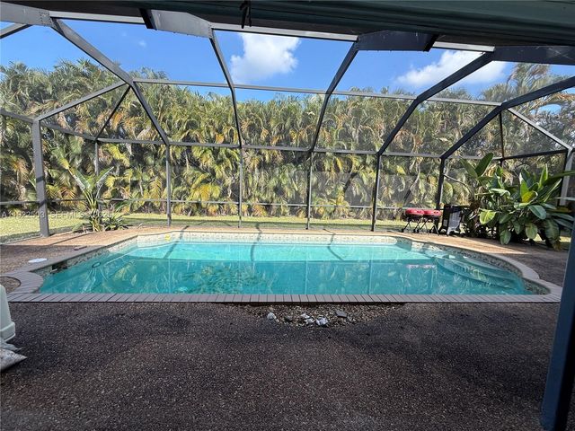 7441 SW 19th St, Plantation, FL 33317