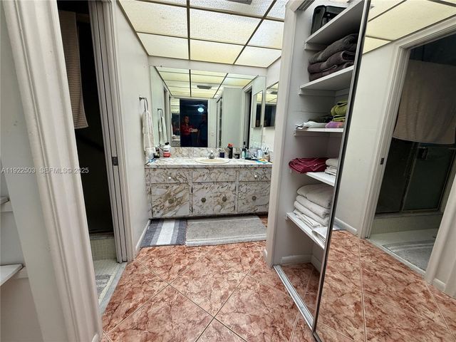 7441 SW 19th St, Plantation, FL 33317