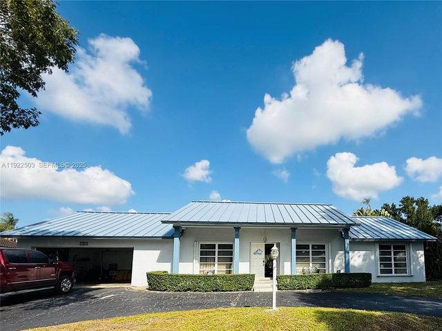 7441 SW 19th St, Plantation, FL 33317