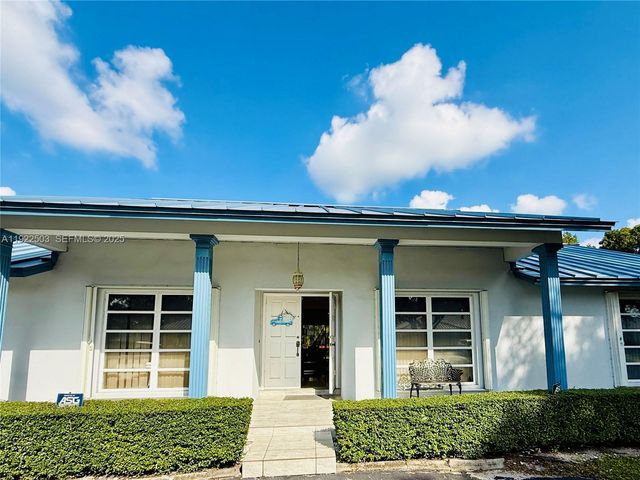 7441 SW 19th St, Plantation, FL 33317