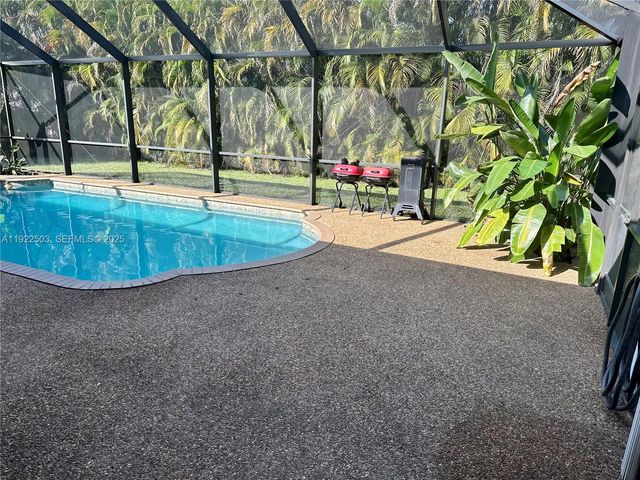 7441 SW 19th St, Plantation, FL 33317