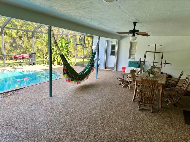 7441 SW 19th St, Plantation, FL 33317