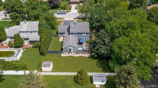 2 Birchwood Cmn., Lancaster, NY 14086