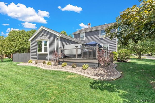 2 Birchwood Cmn., Lancaster, NY 14086
