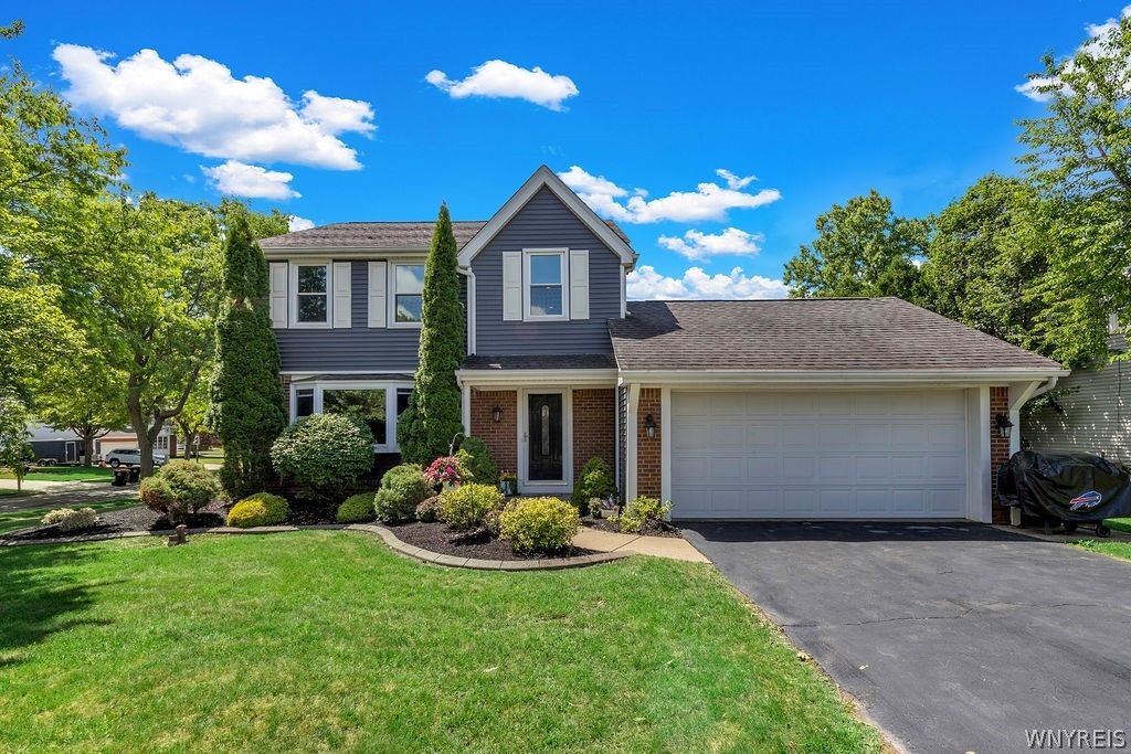 2 Birchwood Cmn., Lancaster, NY 14086