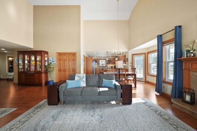 1709 Chandana Trail, Valparaiso, IN 46383