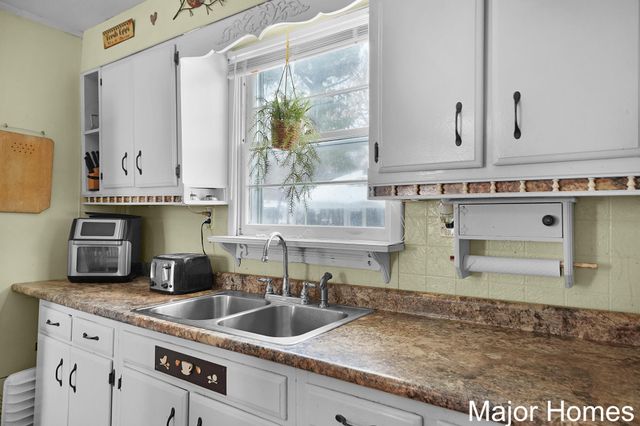 629 Harlan Avenue NE, Grand Rapids, MI 49503