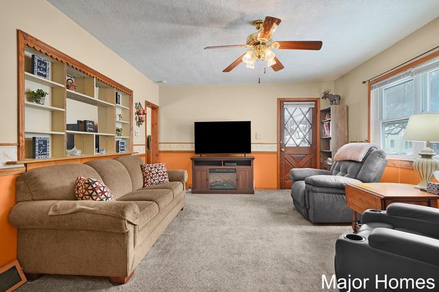 629 Harlan Avenue NE, Grand Rapids, MI 49503