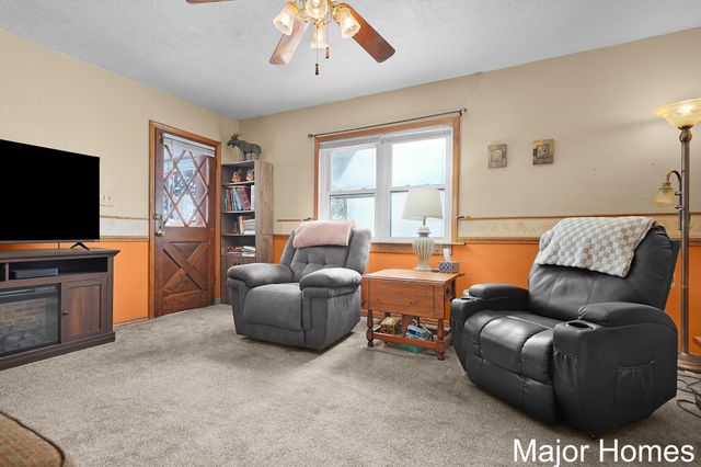 629 Harlan Avenue NE, Grand Rapids, MI 49503