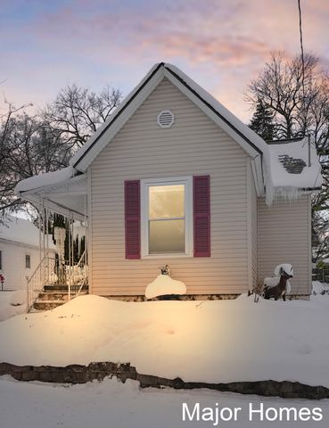 629 Harlan Avenue NE, Grand Rapids, MI 49503