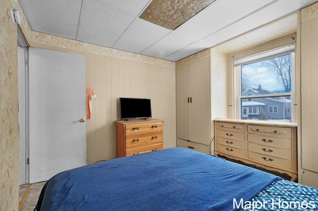 629 Harlan Avenue NE, Grand Rapids, MI 49503