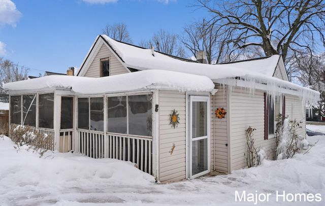 629 Harlan Avenue NE, Grand Rapids, MI 49503