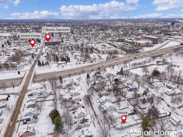 629 Harlan Avenue NE, Grand Rapids, MI 49503