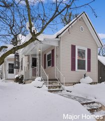 629 Harlan Avenue NE, Grand Rapids, MI 49503