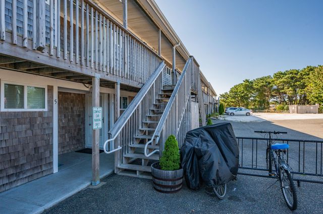 132 Shore Road 7, North Truro, MA 02652