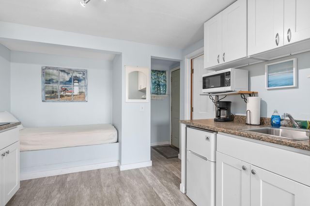 132 Shore Road 7, North Truro, MA 02652