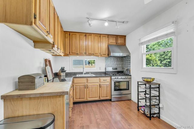 29 Edgewater Avenue, Bayport, NY 11705