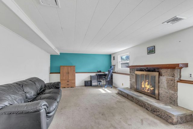 29 Edgewater Avenue, Bayport, NY 11705
