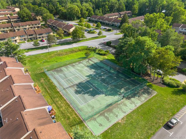 1105 Chelsea Cove S, Hopewell Junction, NY 12533