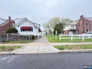 525 Forest Avenue, Lyndhurst, NJ 07071