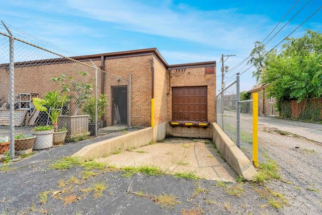 4511 W BELMONT Avenue, Chicago, IL 60641