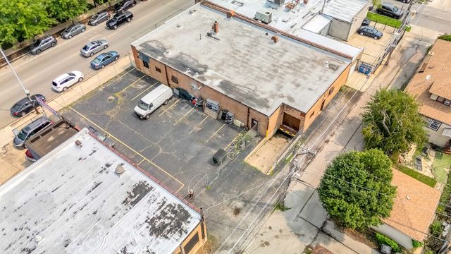 4511 W BELMONT Avenue, Chicago, IL 60641