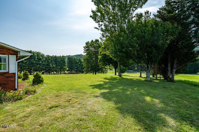 2743 Carroll Creek Road, Gray, TN 37615