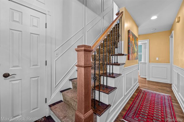 5605 Woodwind Drive, Bloomfield Hills, MI 48301