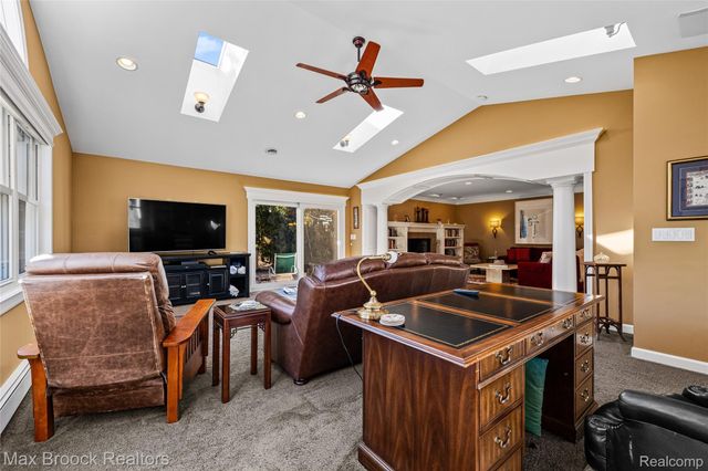 5605 Woodwind Drive, Bloomfield Hills, MI 48301