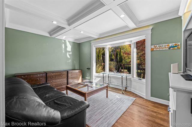 5605 Woodwind Drive, Bloomfield Hills, MI 48301