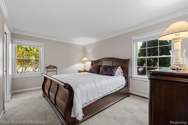 5605 Woodwind Drive, Bloomfield Hills, MI 48301