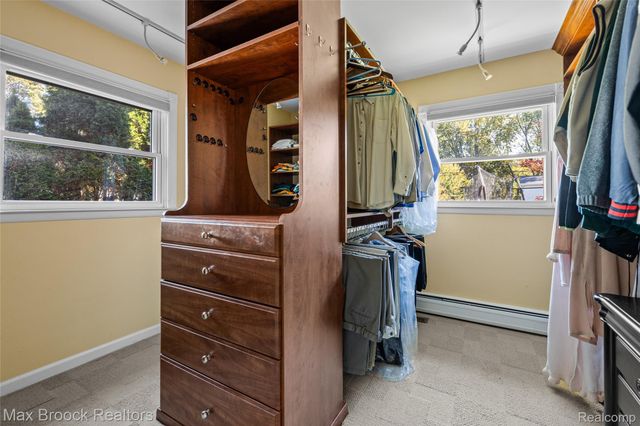 5605 Woodwind Drive, Bloomfield Hills, MI 48301