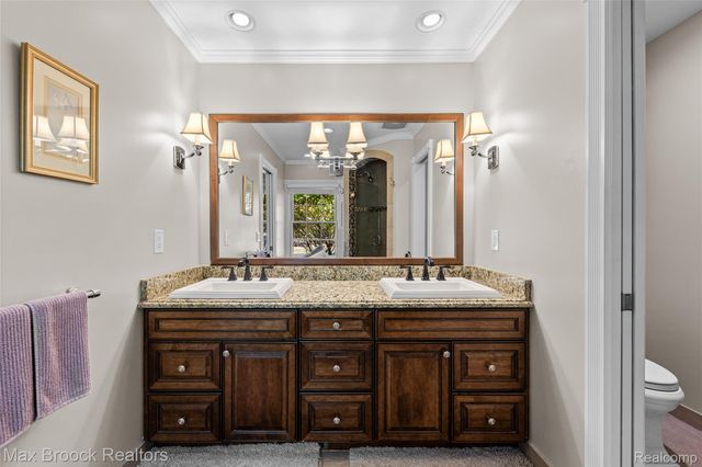 5605 Woodwind Drive, Bloomfield Hills, MI 48301