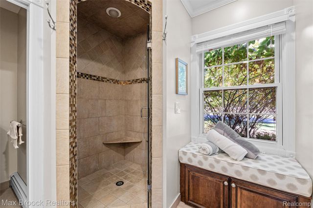 5605 Woodwind Drive, Bloomfield Hills, MI 48301