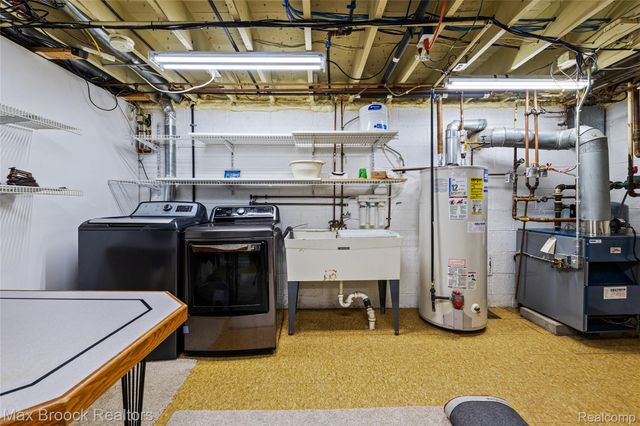 5605 Woodwind Drive, Bloomfield Hills, MI 48301