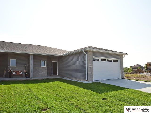 9446 Duckhorn Drive, Lincoln, NE 68526