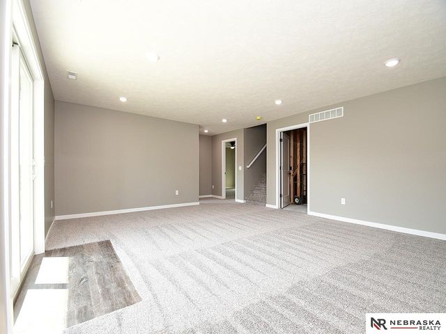 9446 Duckhorn Drive, Lincoln, NE 68526