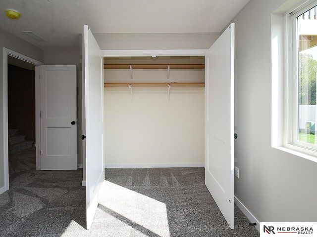 9446 Duckhorn Drive, Lincoln, NE 68526