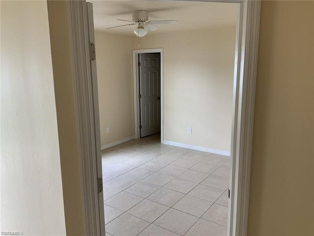 540-542 SE 6th PL, Cape Coral, FL 33990