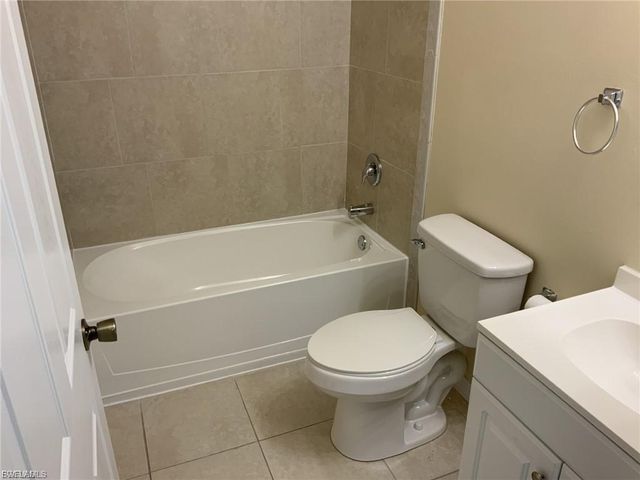 540-542 SE 6th PL, Cape Coral, FL 33990