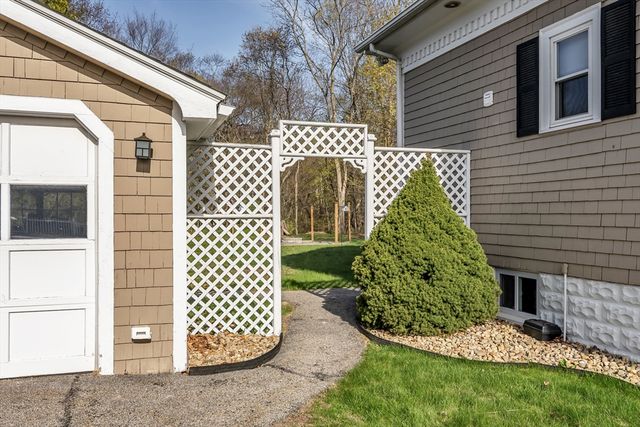 19 Forest St, Haverhill, MA 01832